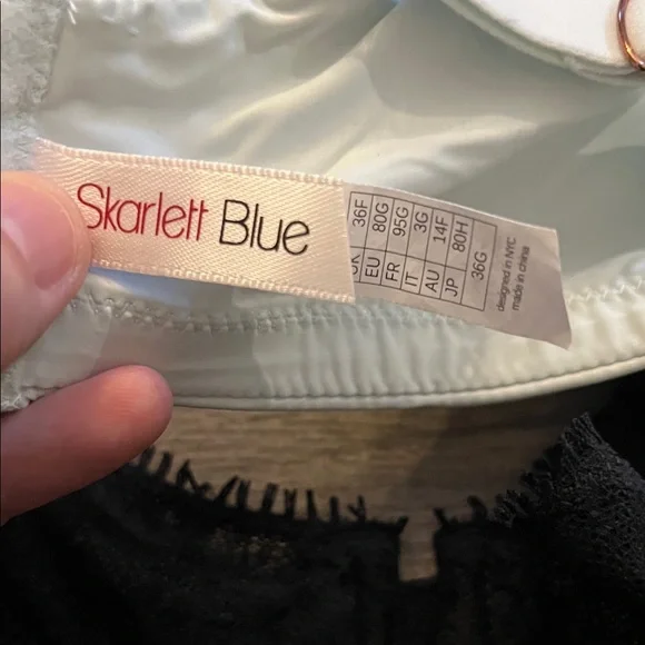 Bra Bundle 36G Red, White, and Black Lace Bras - Picture 4 of 14